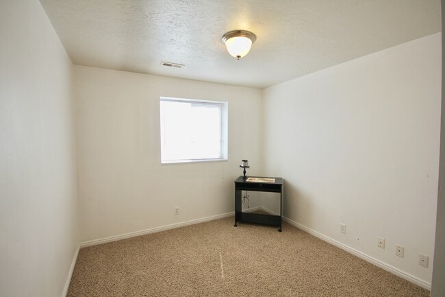 Building Photo - 2 Bedroom Condo in the Heart of Provo