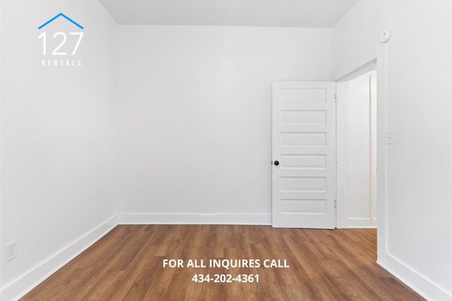 Building Photo - Spacious 3-Bedroom Apartment with Modern U...