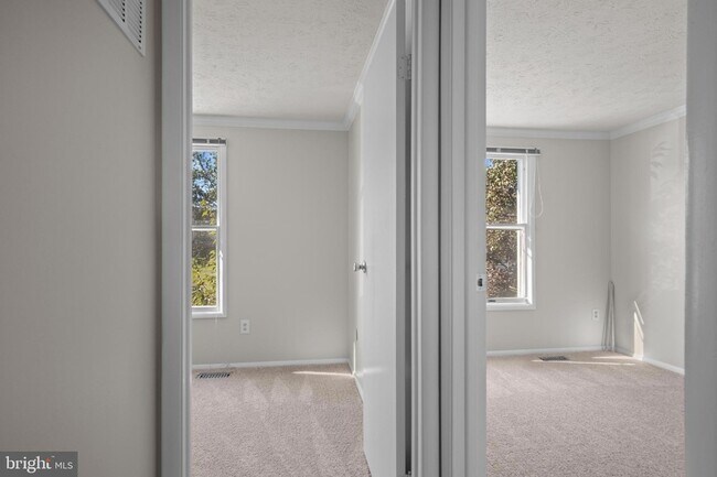 Building Photo - 3390 Longbow Ct