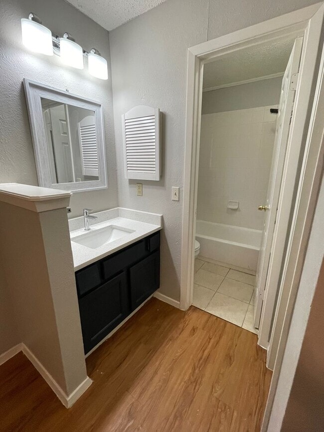 Building Photo - Leafield - JLCC