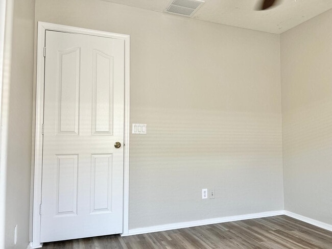 Building Photo - 2547 E San Manuel Rd