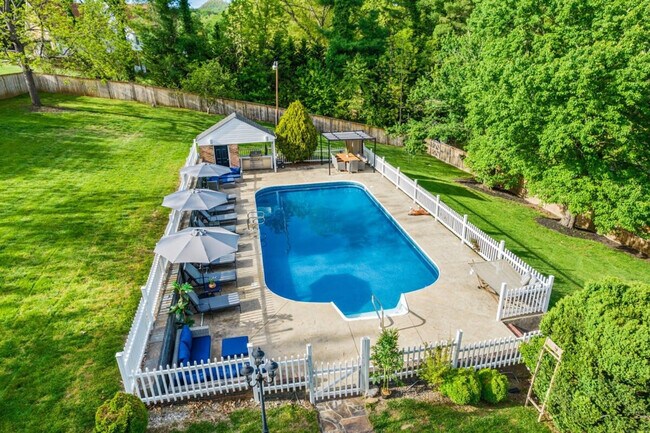 Building Photo - 75 State Rd 1441