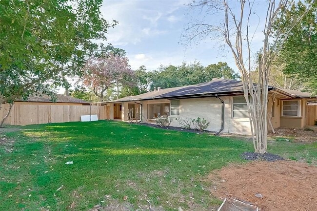 Building Photo - 2511 Maroneal St