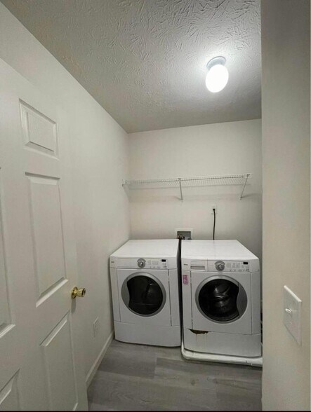 Building Photo - 12235 Bubbling Brook Dr