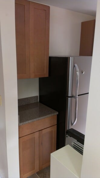 Apt 2 - 317 S Aurora St