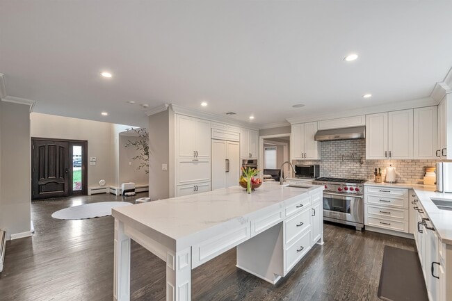 Building Photo - 55 Auryansen Ct