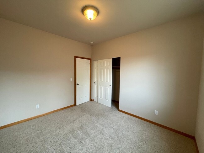 Building Photo - Amazing family home in the perfect location!