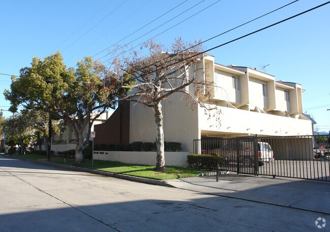 Building Photo - Denny Place & Willow Wood Apartments