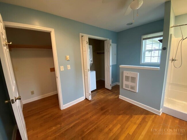 Building Photo - 417 Will Vannoy Rd