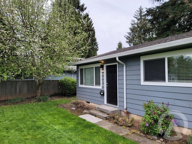 Building Photo - 2131 SE Tenino St