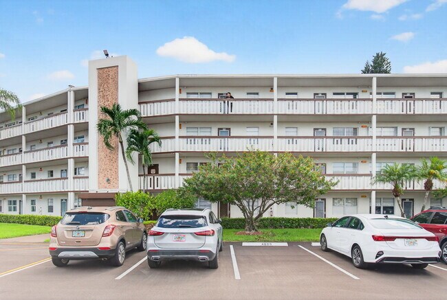 Building Photo - 2024 Hythe B