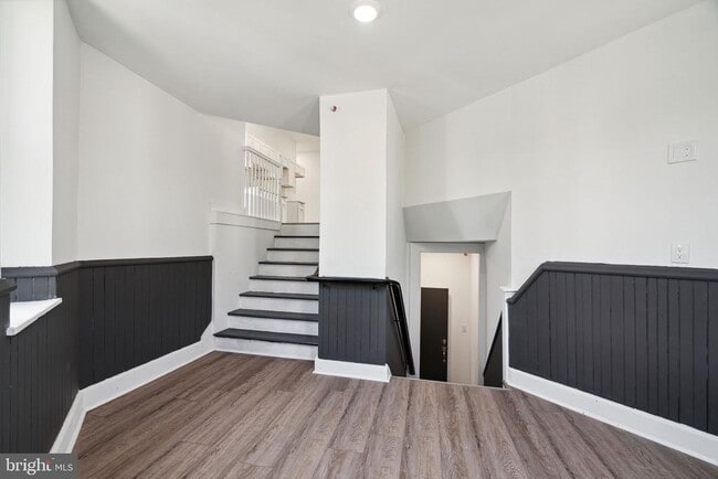 Building Photo - 5164 Ridge Ave