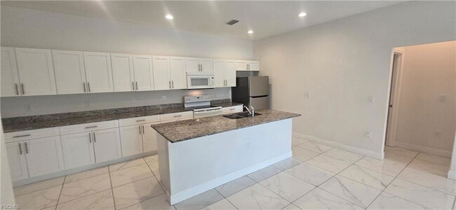 Building Photo - 4602 25th St SW