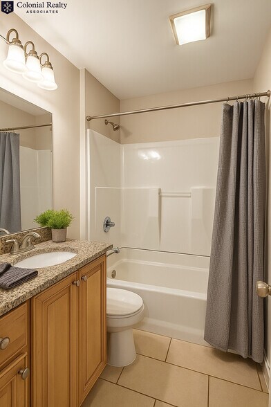 Building Photo - 68 Egmont St