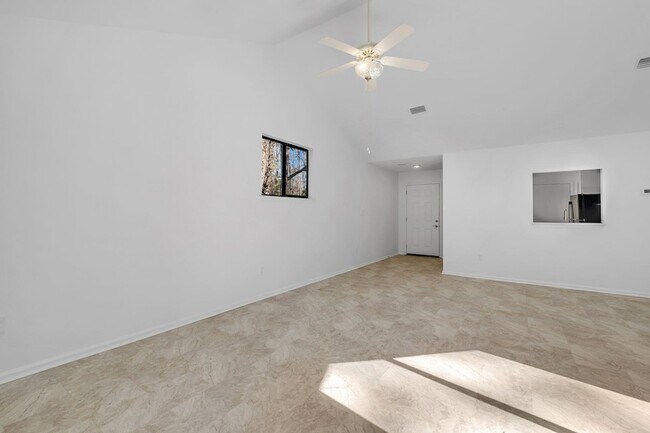 Building Photo - 1691 Silverwood Dr