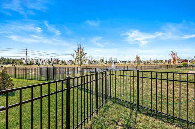 Building Photo - 15648 W Rail Dr