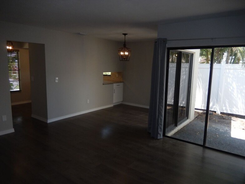 Building Photo - 1416 SW 50th St