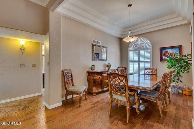 Building Photo - 1009 Sun Ridge Dr