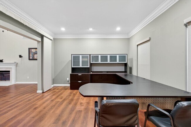 Building Photo - Stunning 4,166 Sq. Ft. Home in Westridge O...