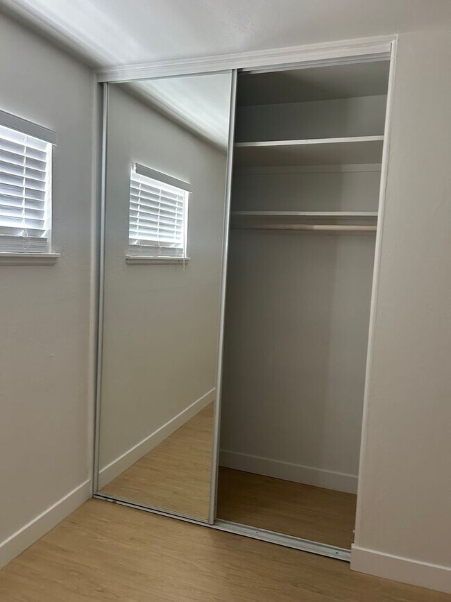 Building Photo - 439 K St