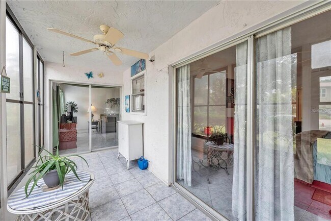 Building Photo - 425 Windrush Bay Dr