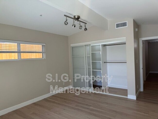 Building Photo - 5147 Cloud Ave
