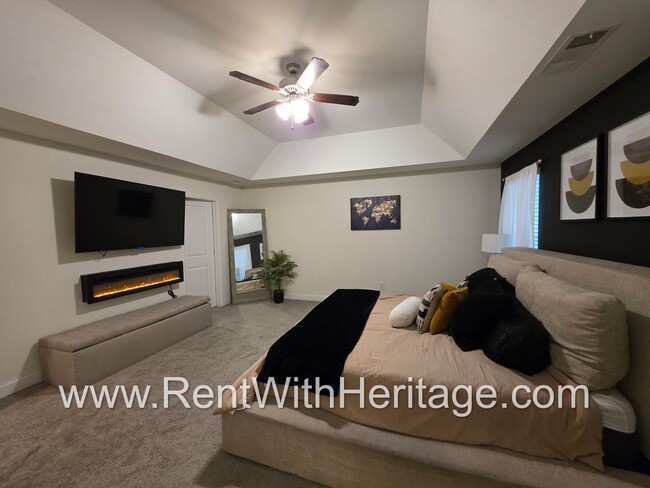 Building Photo - Amazing 5 Bedroom/ 3 Bath Home in Sweetwater, a Swim Tennis Community/ Attention to Detail / Grea...