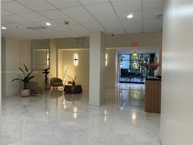 Building Photo - 2780 NE 183rd St