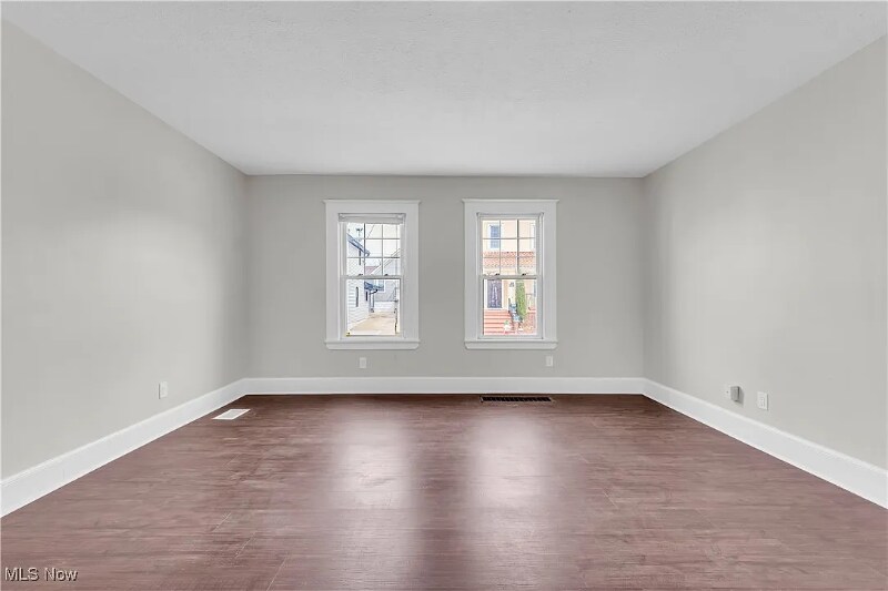 Building Photo - 1244 W 69th St