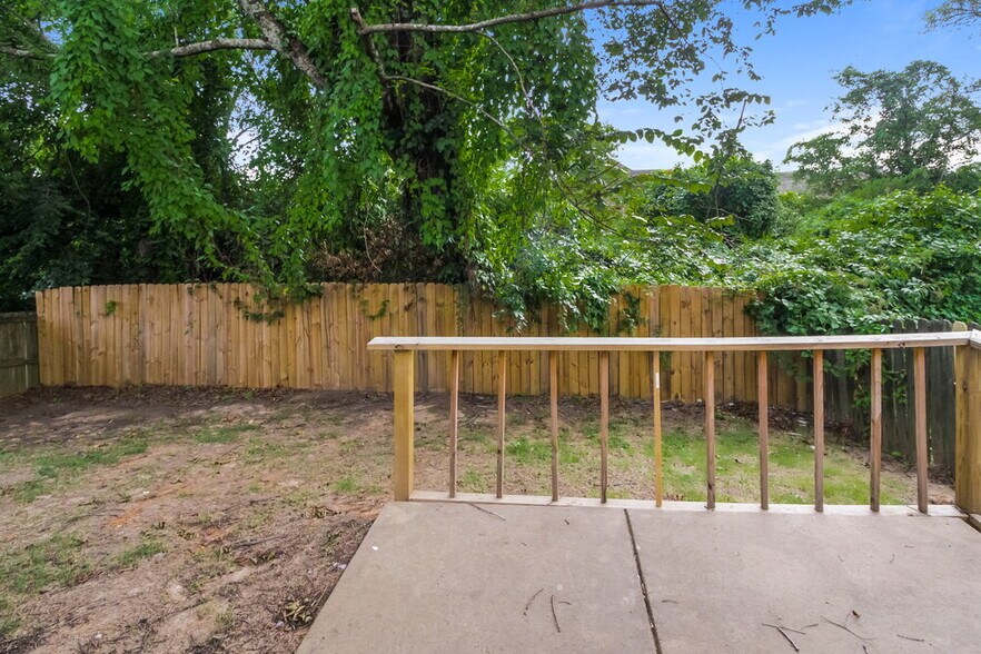 Building Photo - 7317 Green Ash Dr