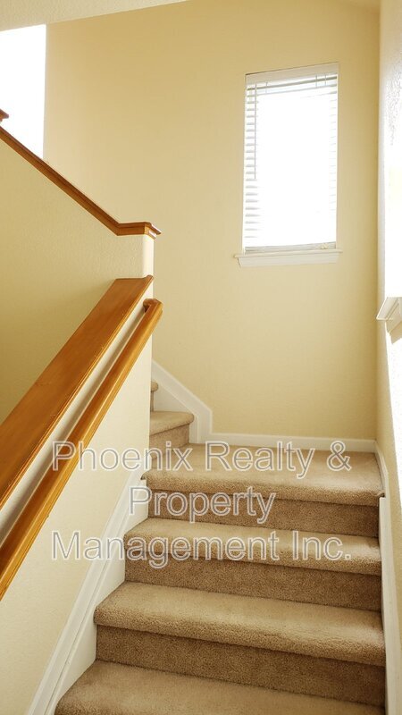 Building Photo - 302 St Ida Cir
