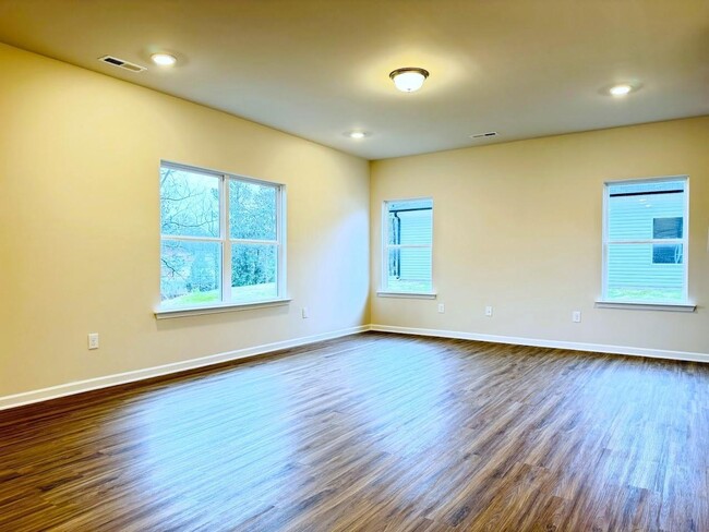 Building Photo - 4 Bedroom Single Family Detached for Rent