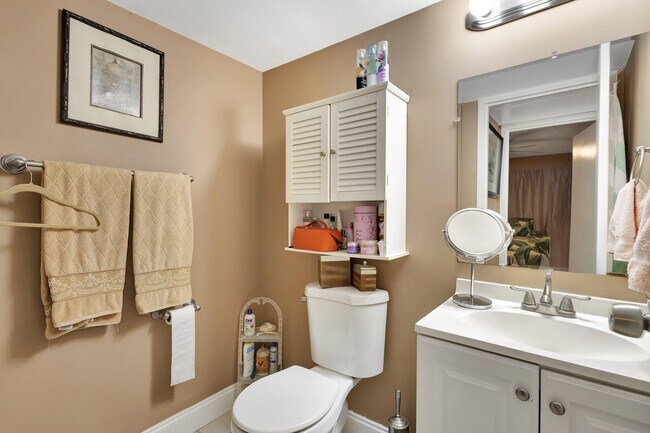 Building Photo - 637 Monaco Ct
