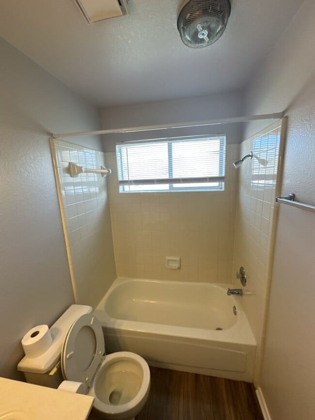 Building Photo - 2501 Windmill Dr