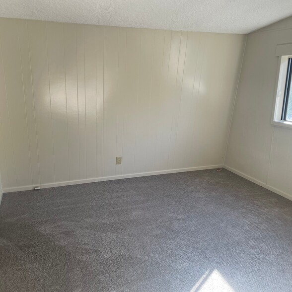 Building Photo - 8680 Feliz Creek Dr