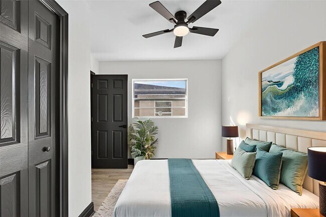 Building Photo - 2401 42nd St S