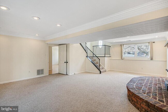 Building Photo - 510 Retford Dr