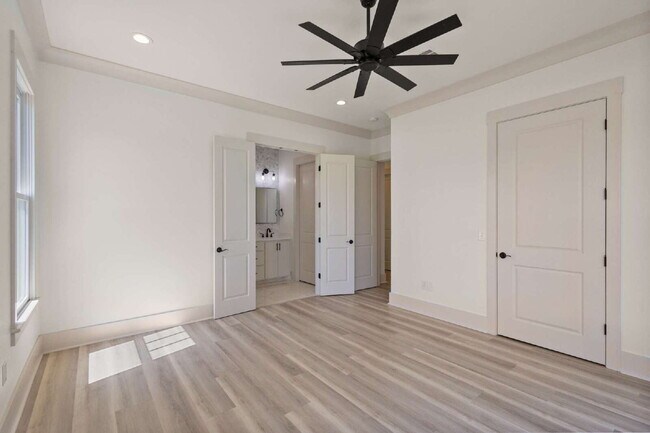 Building Photo - Luxury Townhome for Rent in Waterpointe | 3 Bed | 2.5 Bath | Private Courtyard