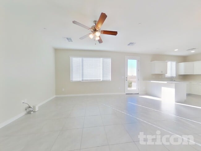 Building Photo - 4551 E Gary St