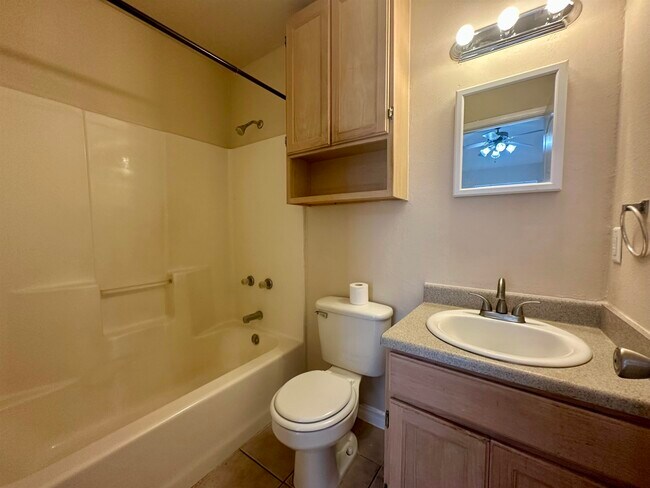 Building Photo - 9802 Cantera Ct
