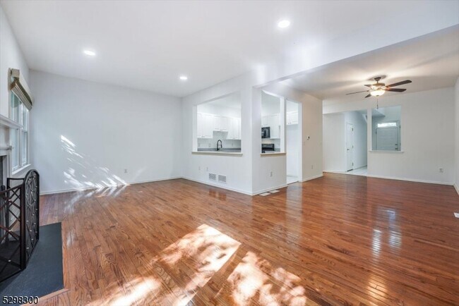 Building Photo - 627 Old Dover Rd