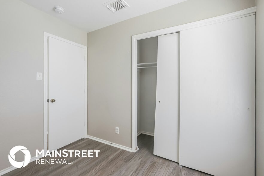 Building Photo - 6607 Flatstone Pass