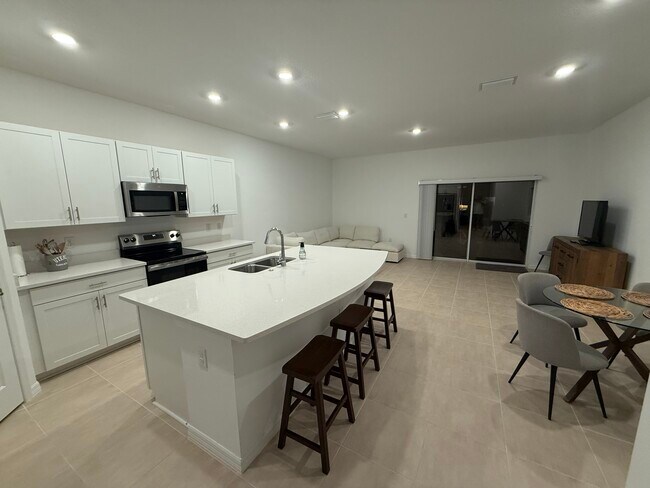 Building Photo - 8733 Winter Breeze Wy