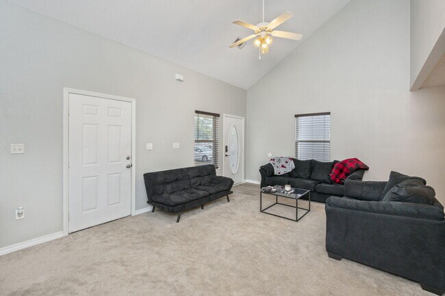 Building Photo - 2139 Tom St