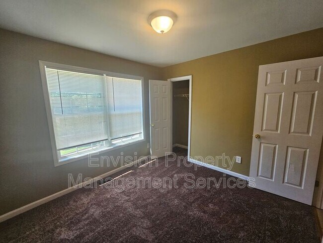 Building Photo - 2738 Old S Dr