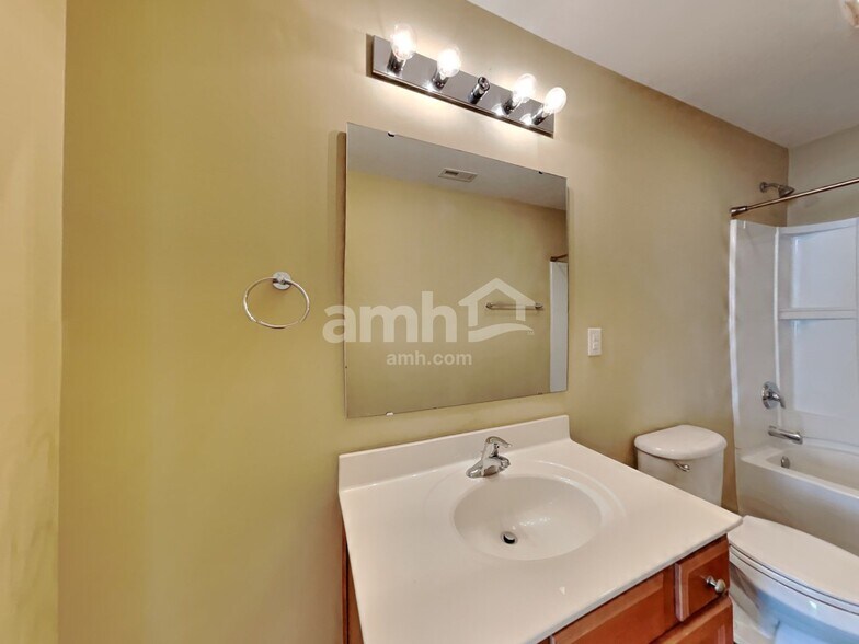 Building Photo - 109 Pickens Ln