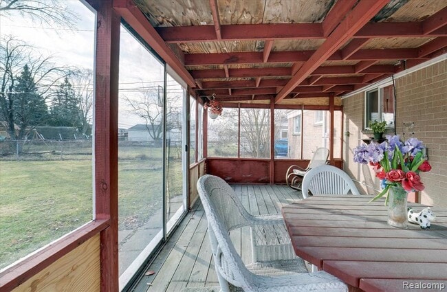 Building Photo - 32536 Warner Dr