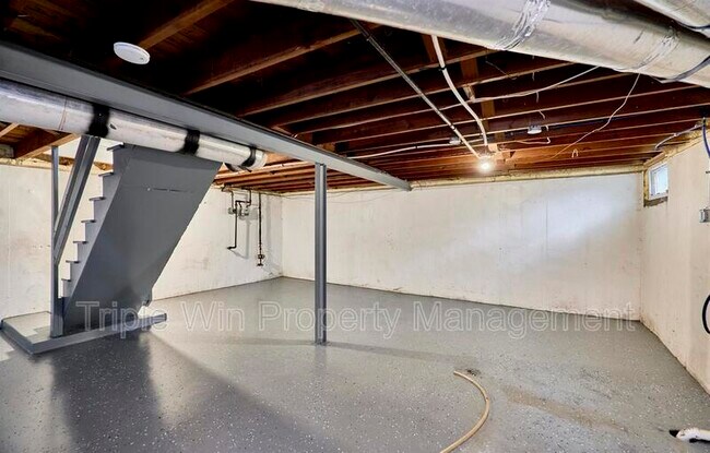 Building Photo - 10128 Ashbrook Dr