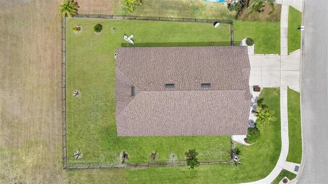 Building Photo - 7619 Crescent Palm Dr