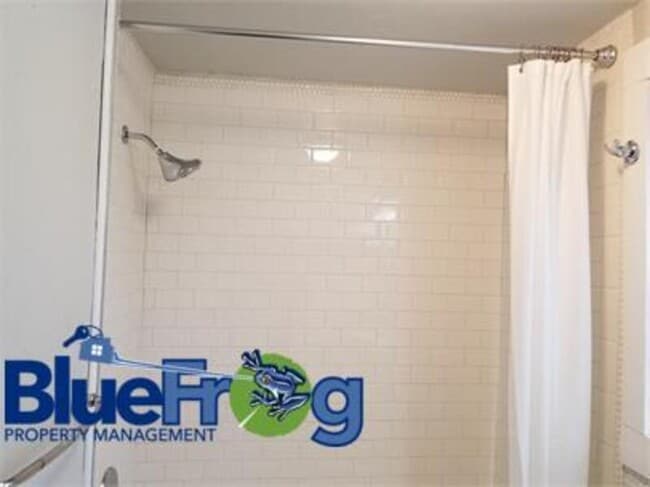 Building Photo - 907 Kellogg St